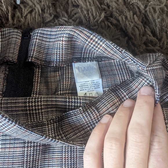 Twik Skirt - Picture 3 of 5